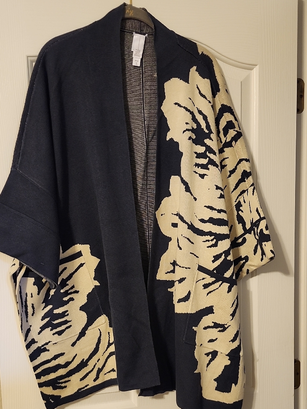 Marla Wynne Gray and Cream Kimono Cardigan
